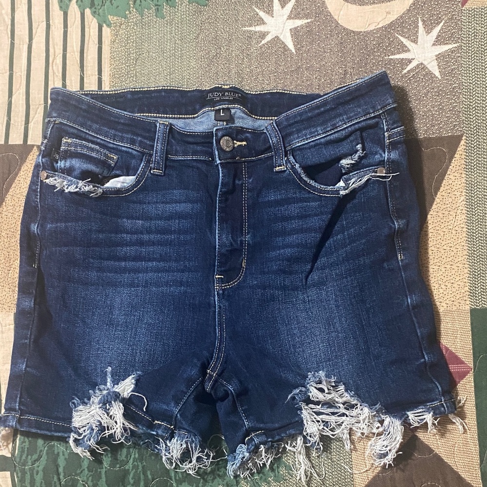 Judy Blue Women's Frayed Hem Dark Blue Jean Shorts